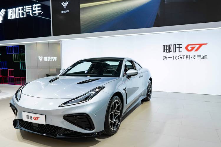 惠州博罗县展建隆企业管理咨询哪吒汽车在智能汽车领域的表现，领途汽车在新能源汽车市场中的影响力